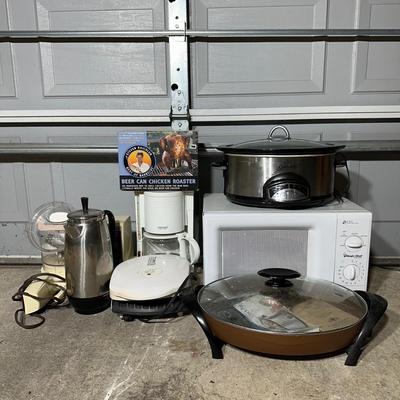 LOT 37G: Kitchen Appliances - Crockpot, Microwave, Grill & More
