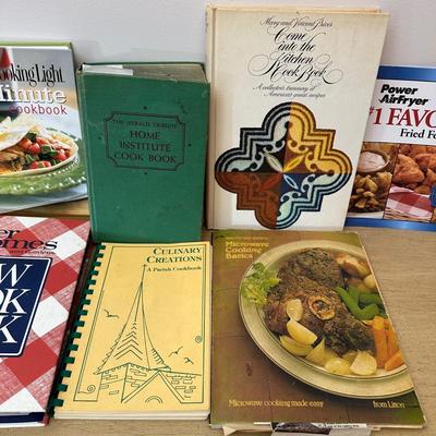 LOT 40L: Cookbook Collection - Betty Crocker & More