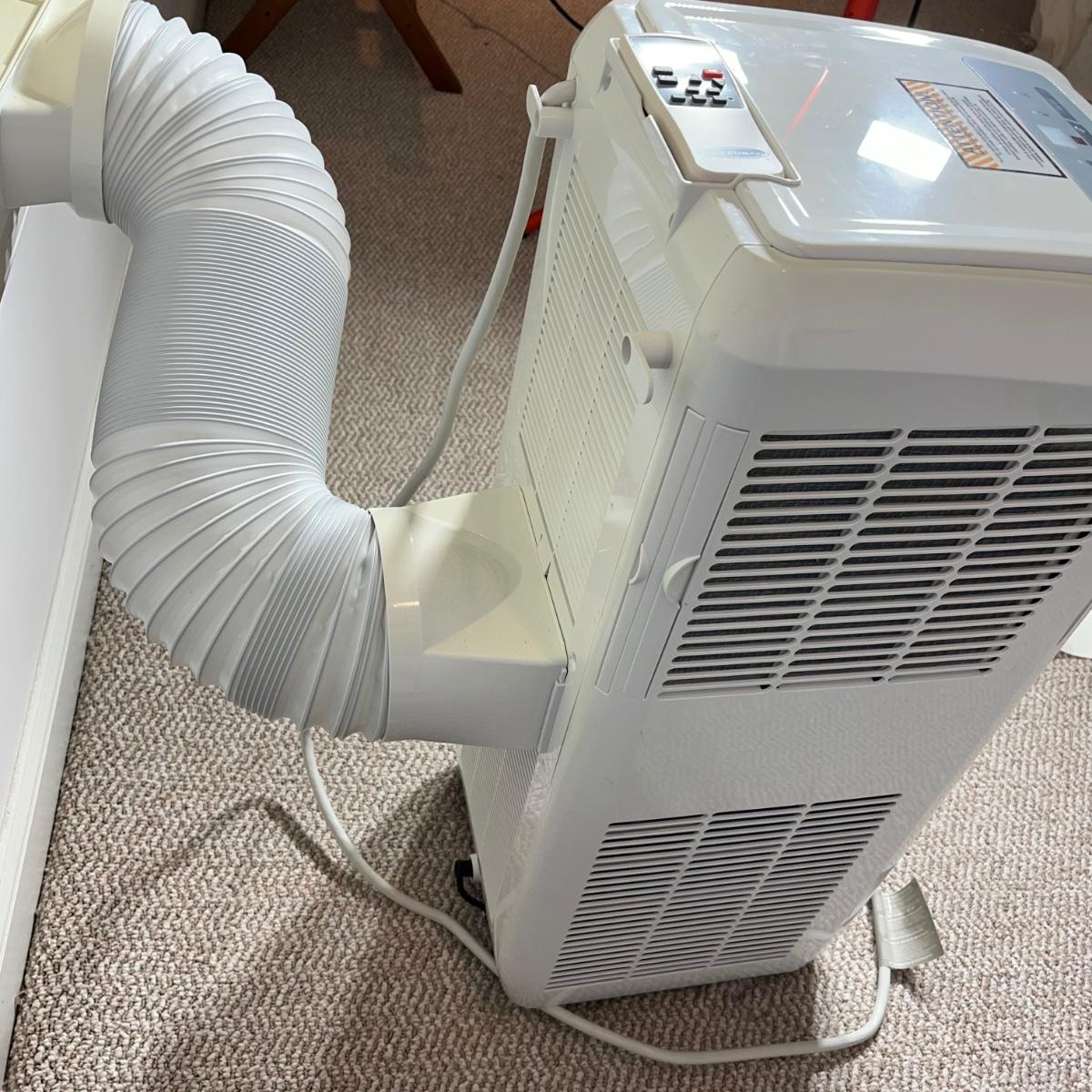 LOT 100B Soleus Air Portable Air Conditioner with Vent Kit and Remote