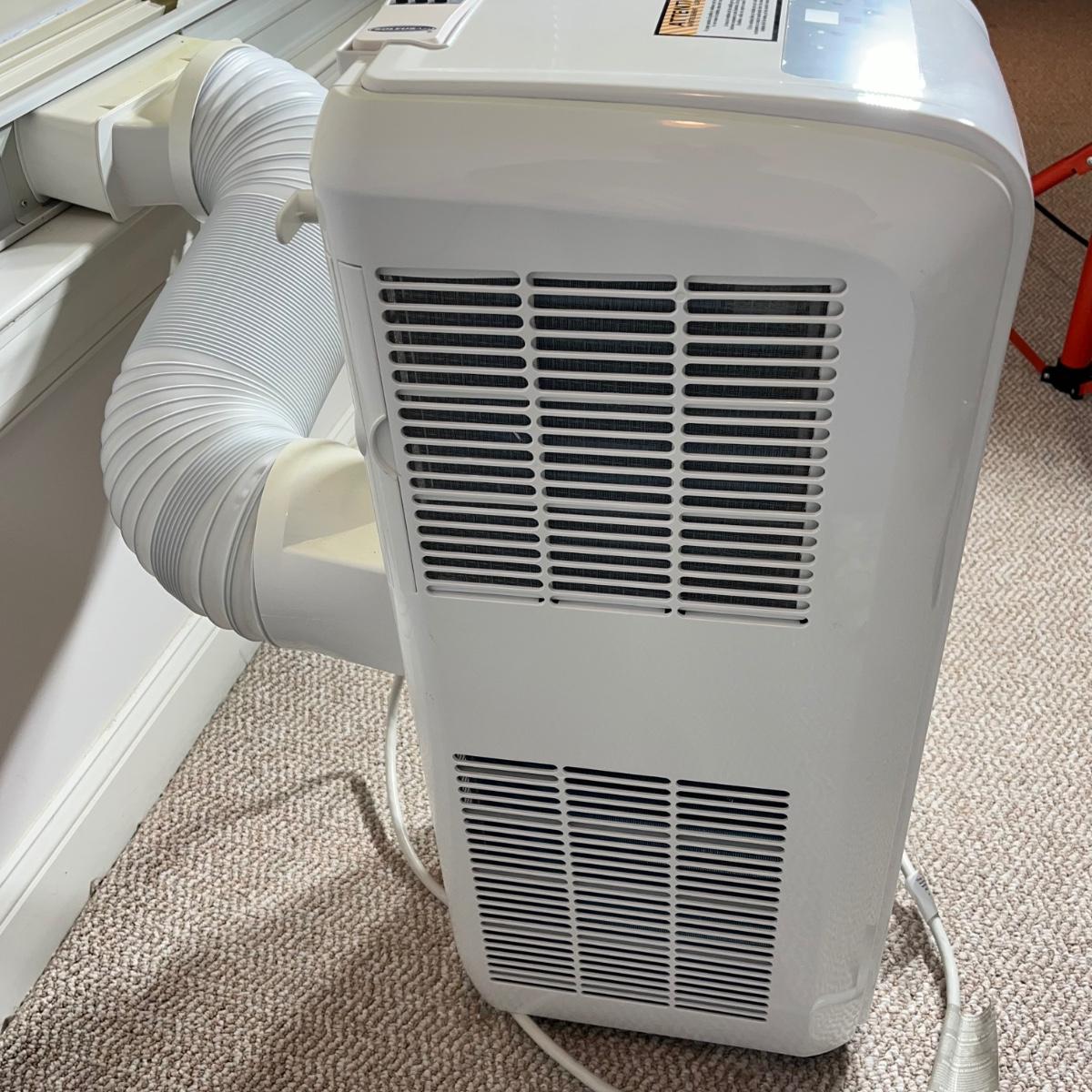 LOT 100B Soleus Air Portable Air Conditioner with Vent Kit and Remote