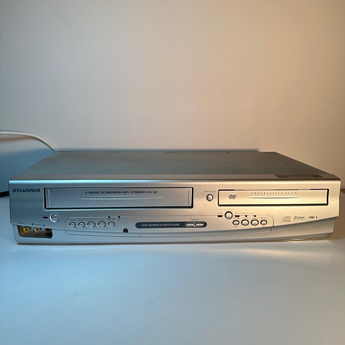 LOT 130G Sylvania Video Cassette Recorder/ DVD Player