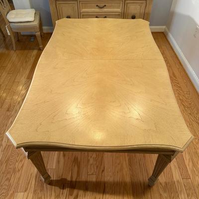 LOT 142D: Vintage Stanley Furniture Dining Table w/ Chairs & Table Pad