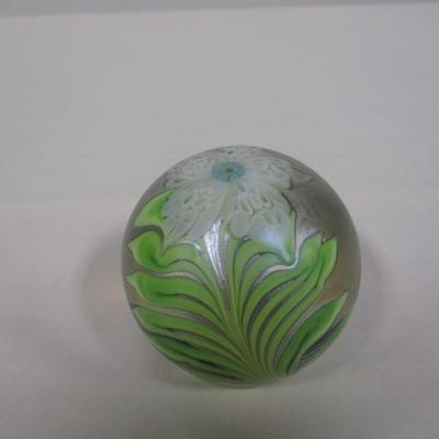 Orient & Flume 114M 1978 Signed Floral Design Paperweight