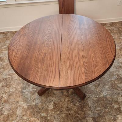 Solid Wood Table w 6 Chairs 41" Round w 2 11" leaves