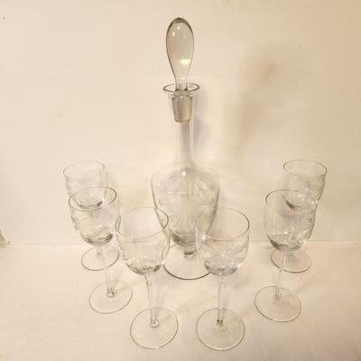 Lot #59 Lovely vintage Decanter - Wine Glass Set