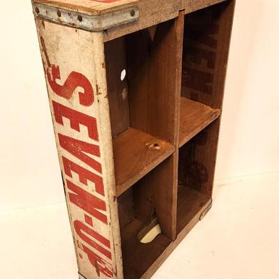 Lot #63 Cool Vintage 7-Up Drink Crate