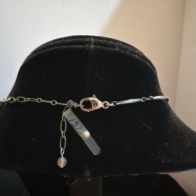 Lot 945 3 necklaces