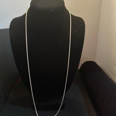 Lot 949 silver tone necklaces