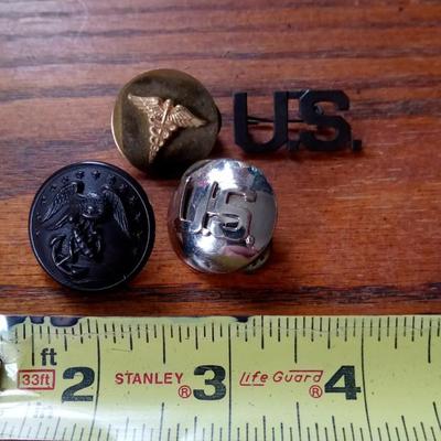LOT 13 OLD MILITARY BUTTONS AND PINS
