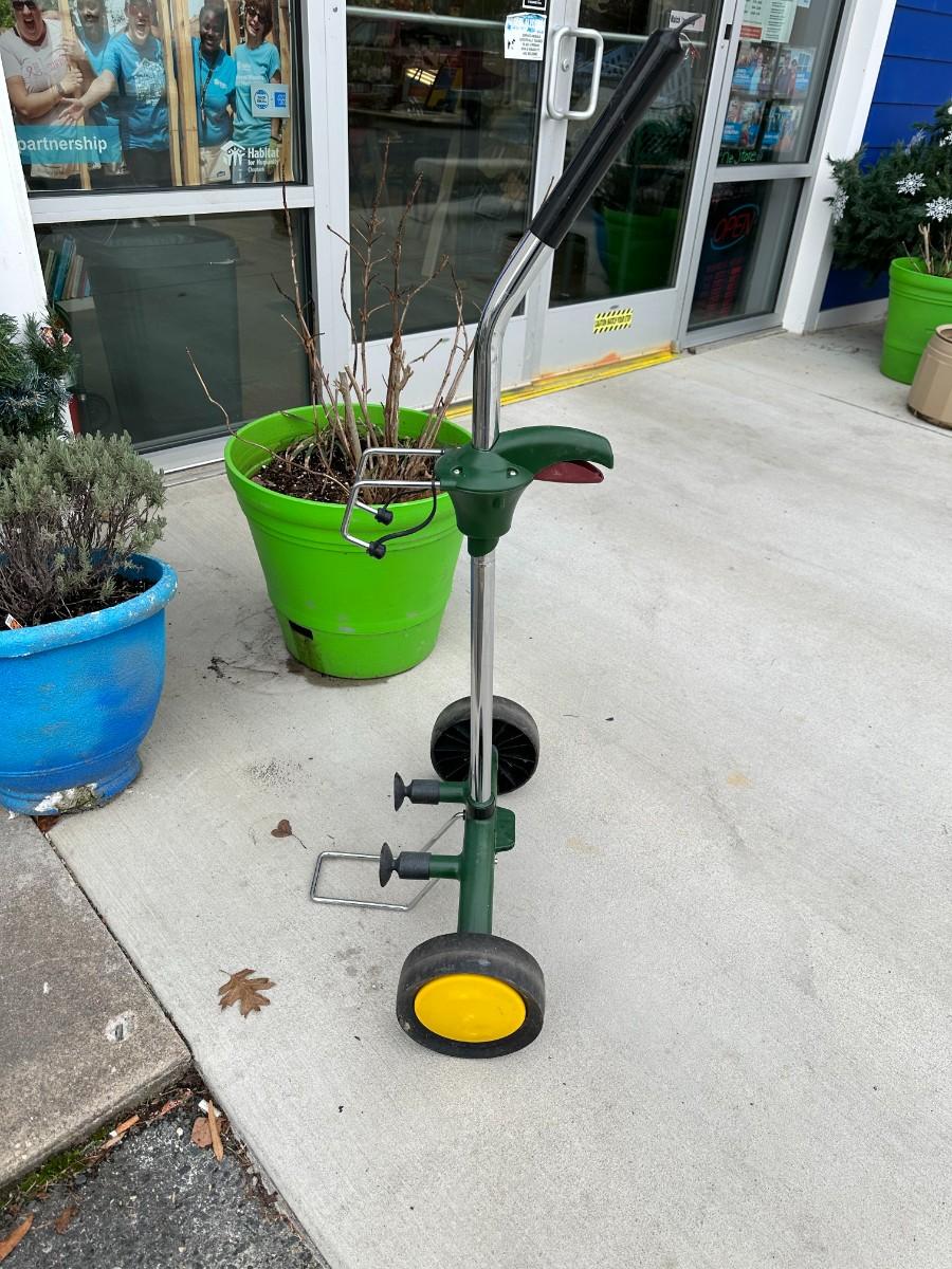 pot mover | EstateSales.org