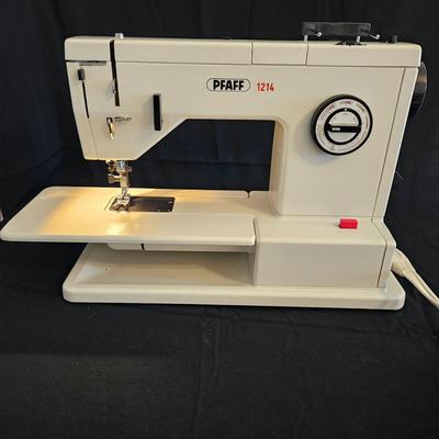 PFAFF 1214 Sewing Machine (LR-DW)