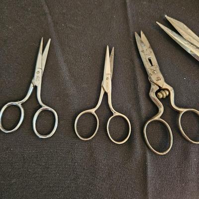 Gingher Scissors and Sewing Supplies (LR-DW)