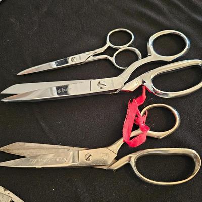 Gingher Scissors and Sewing Supplies (LR-DW)