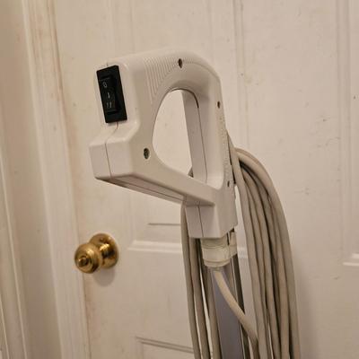 Oreck XL Ironman Vaccum (LR-DW)