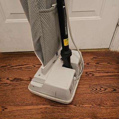 Oreck XL Ironman Vaccum (LR-DW)