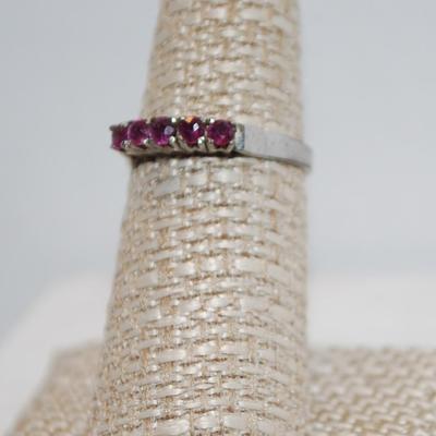 STERLING SILVER 5 Amethyst Stones Marked .925 (2.3g) Size: 7