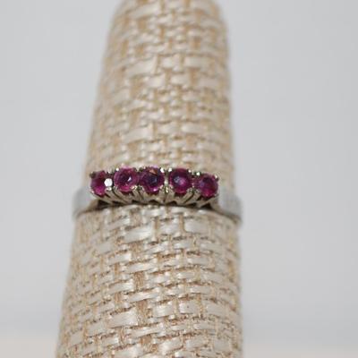 STERLING SILVER 5 Amethyst Stones Marked .925 (2.3g) Size: 7
