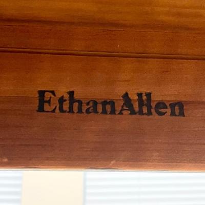 ETHAN ALLAN ~ Solid Pine Kitchen Table With Four (4) Chairs