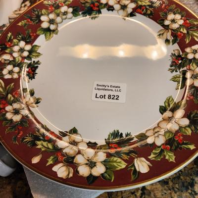 Sakura Splendor Christmas Holly China Complete Serving set for 8