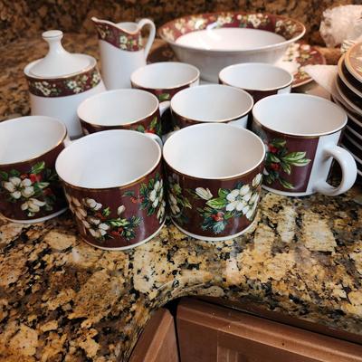 Sakura Splendor Christmas Holly China Complete Serving set for 8