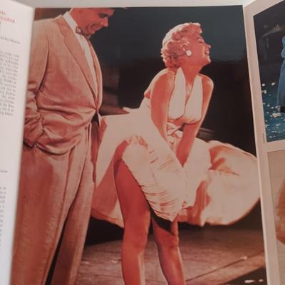 Marilyn Monroe The classic Poster Book complete with posters. !