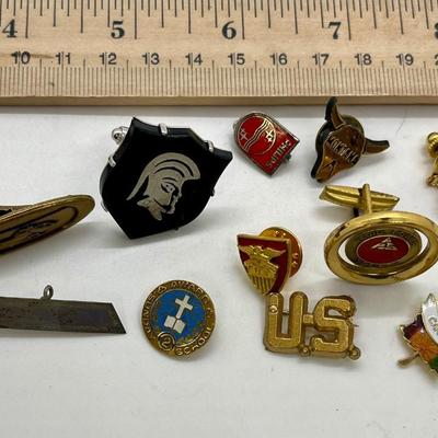Men's Jewelry Lot - single cufflinks, pins, tie tacks, etc
