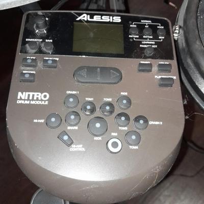 Awesome Alesis Nitro Mesh Electric Drum Set DM7X