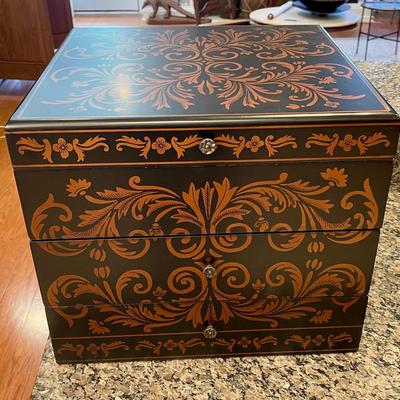 New silverware chest/box