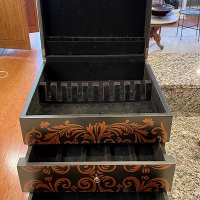 New silverware chest/box