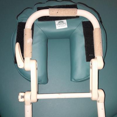 Like new - Oak works portable Shiatsu Massage table with accessories and storage / travel bag