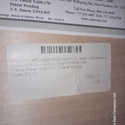 Like new - Oak works portable Shiatsu Massage table with accessories and storage / travel bag