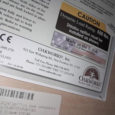 Like new - Oak works portable Shiatsu Massage table with accessories and storage / travel bag