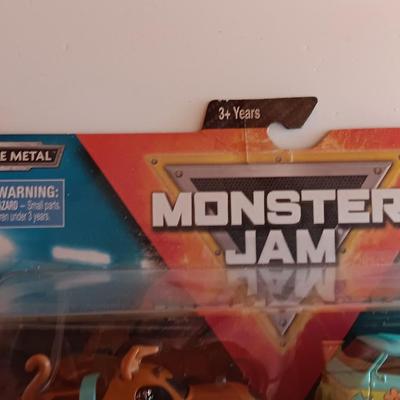 New in package True Metal Moster Jam Scooby-Doo double down showdown The Mystery Machine