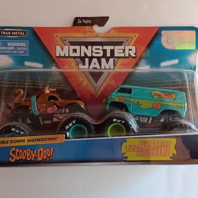New in package True Metal Moster Jam Scooby-Doo double down showdown The Mystery Machine