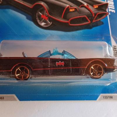 New in Package Hot wheels BATMAN 66' BATMOBILE Faster than ever! 133/190
