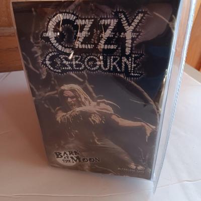 New in package - Ozzy Osbourne Bark at the Moon - SPAWN CO.