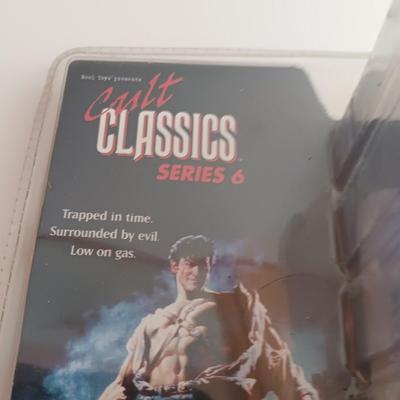 New in package - Cult Classics seres 6 Army of Darkness S-MART ASH figure