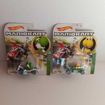 New in package -HotWheels MarioKart Yoshi B Dasher and Koopa Troopa Circuit Special