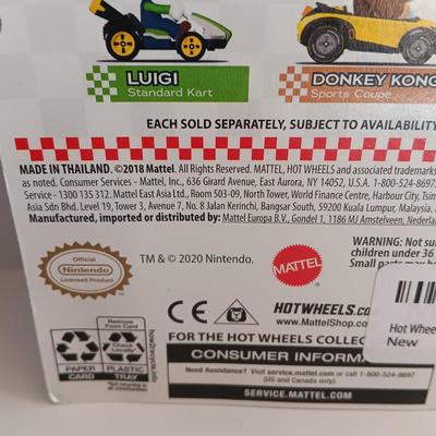 New in package -HotWheels MarioKart Yoshi B Dasher and Koopa Troopa Circuit Special