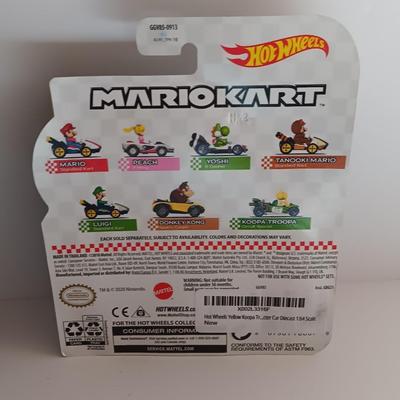 New in package -HotWheels MarioKart Yoshi B Dasher and Koopa Troopa Circuit Special