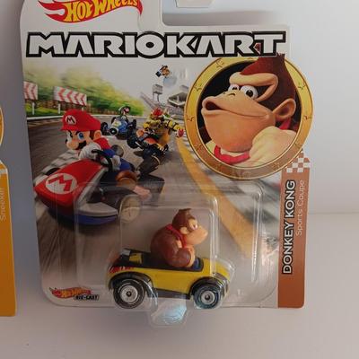 New in package -HotWheels MarioKart Toad Sneeker and Donkey King Sports Coupe