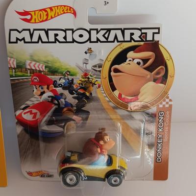 New in package -HotWheels MarioKart Toad Sneeker and Donkey King Sports Coupe