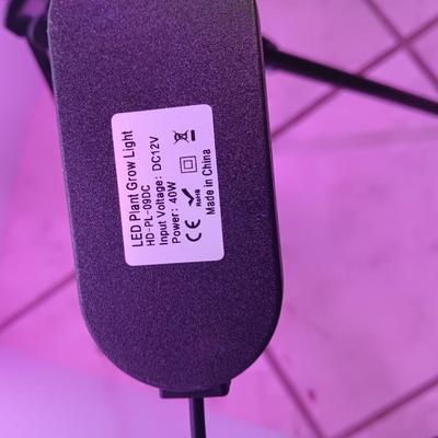 4 arm adjustable LED Plant grow light with tripod.