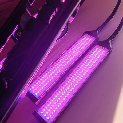 4 arm adjustable LED Plant grow light with tripod.