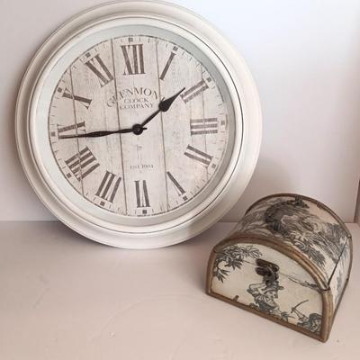 Roman numeral wall clock with toile French small case / treasure chest