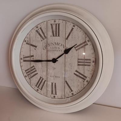 Roman numeral wall clock with toile French small case / treasure chest