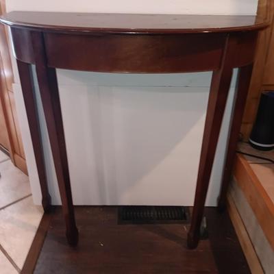 Half-moon accent table and basket with wooden handle