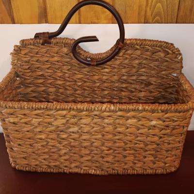 Half-moon accent table and basket with wooden handle