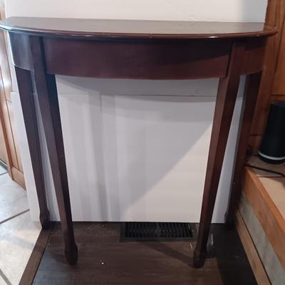 Half-moon accent table and basket with wooden handle