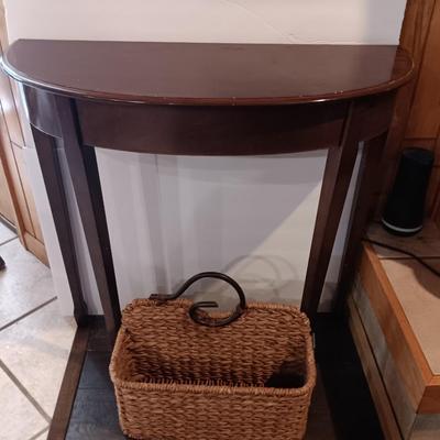 Half-moon accent table and basket with wooden handle